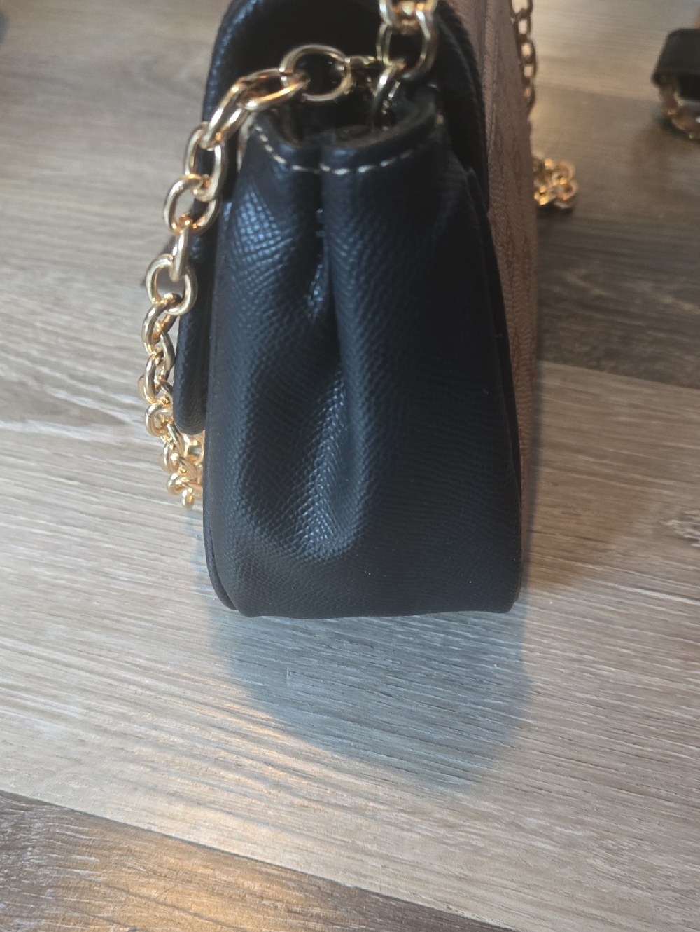 Bebe Beige Monogram Crossbody Bag with Gold Chain NWT Retail $89.00 - Picture 4 of 7